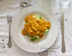 Pasta de zucchini con salsa de calabaza