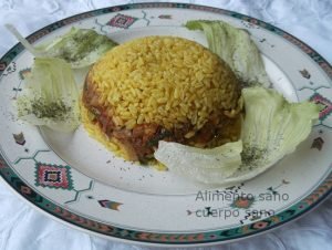 Arroz tapado de vegetales